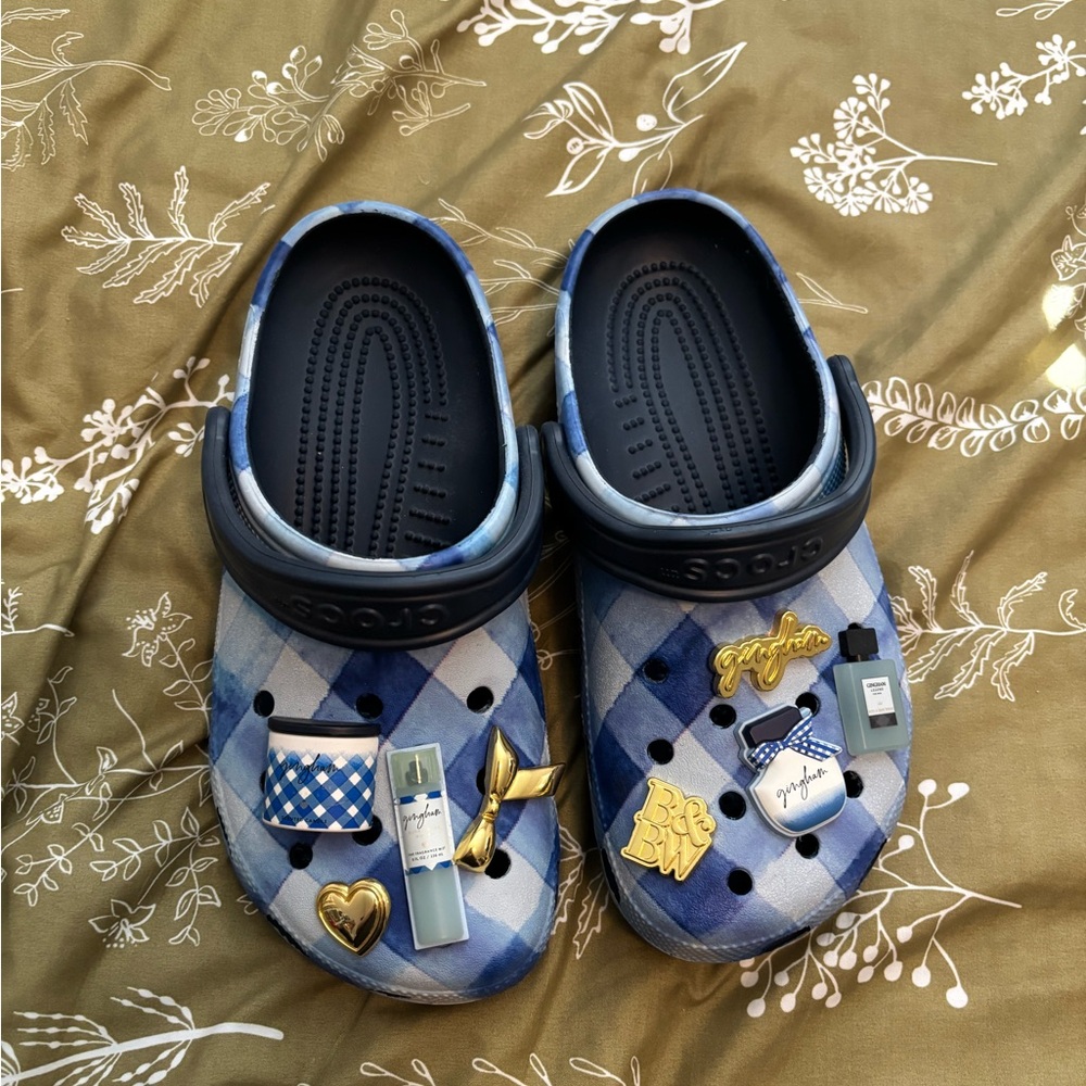 Bath and body works crocs